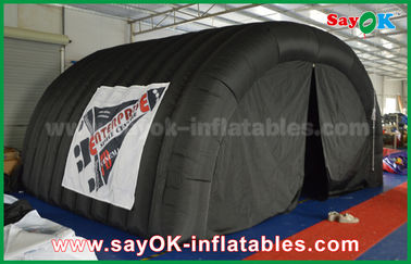 خيمة تخييم قابلة للنفخ بالهواء سوداء 210D أكسفورد خيمة تخييم قابلة للنفخ مع طباعة شعار إجمالي الظلام