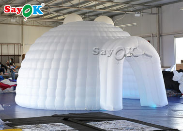 خيمة عملاقة بيضاء قابلة للنفخ