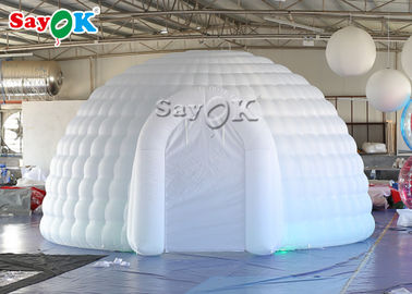 خيمة عملاقة بيضاء قابلة للنفخ