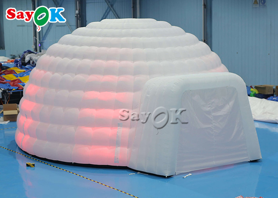 خيمة بيضاء قابلة للنفخ على شكل قبة القباني مع أضواء LED لحفلات الزفاف